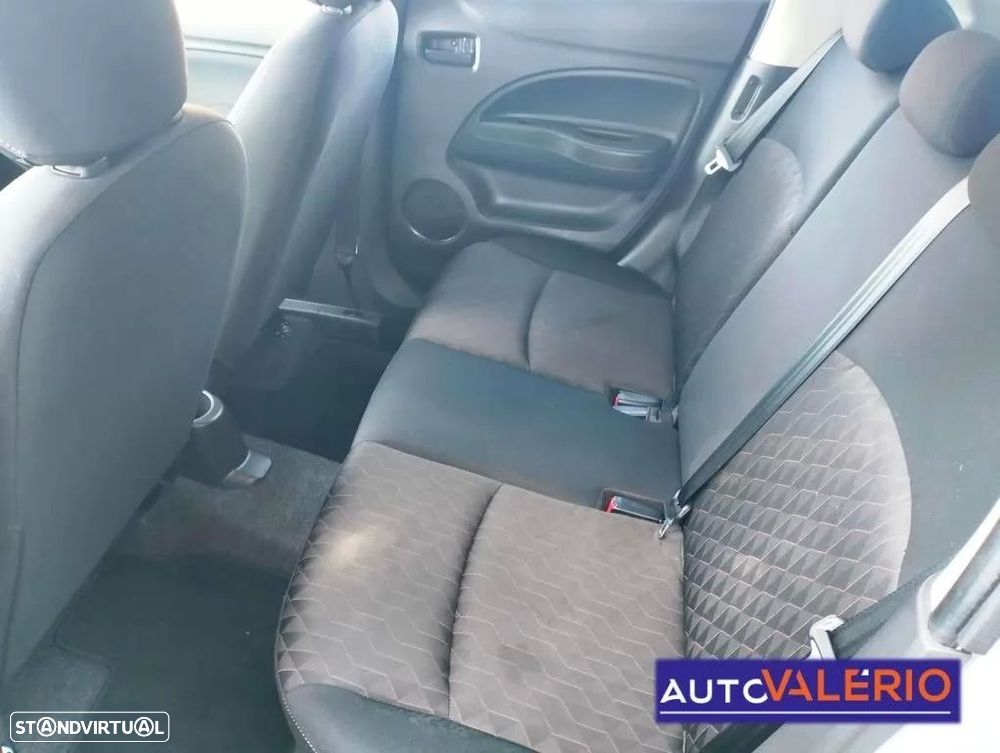 Mitsubishi Space Star 1.2 Intense Connect Edition - 28