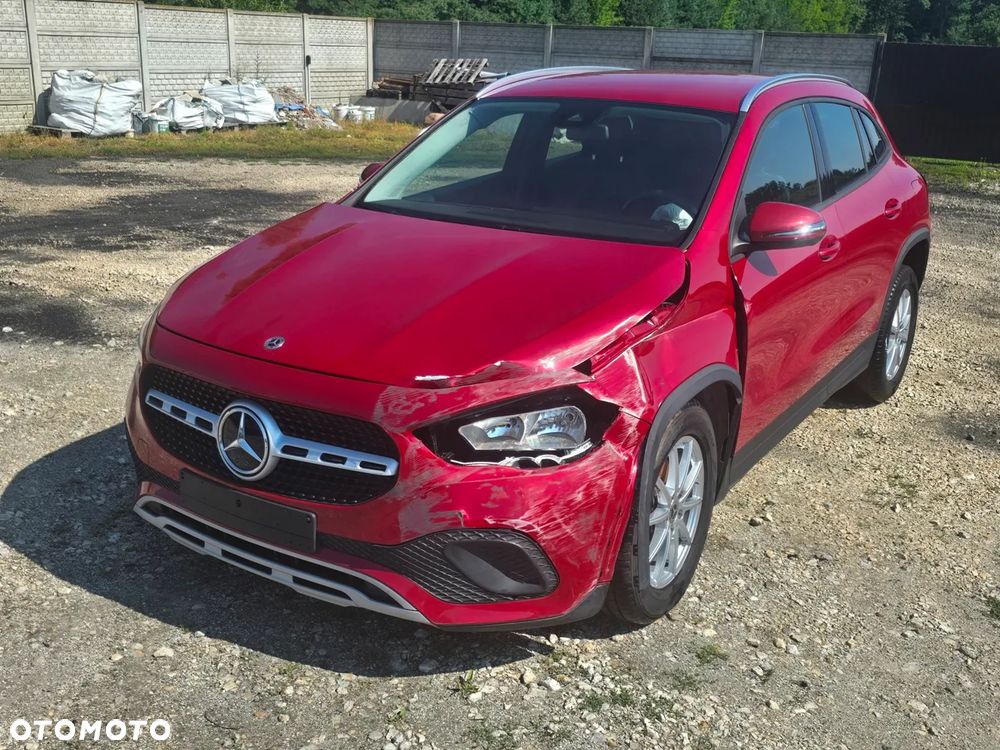 Mercedes-Benz GLA 180 7G-DCT Edition 1 - 12