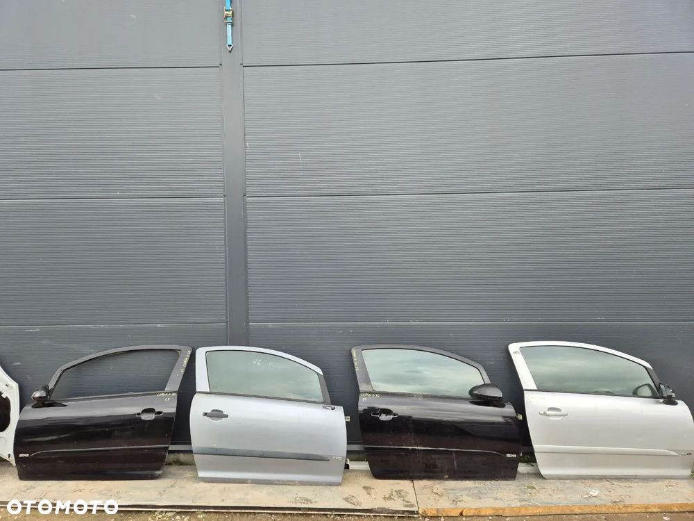 DRZWI OPEL CORSA D 3D / 5D PRZEDNIE - 1