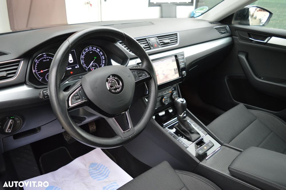 Skoda Superb 2.0 TDI DSG Ambition - 23
