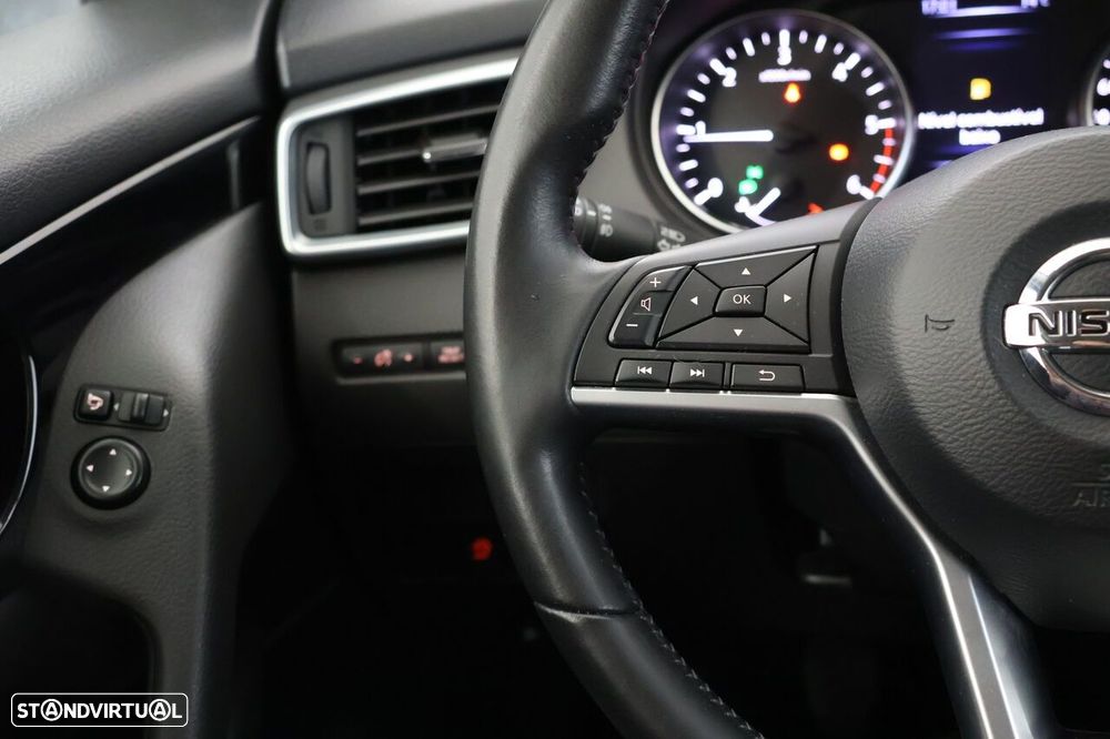 Nissan Qashqai 1.5 dCi N-Connecta - 11
