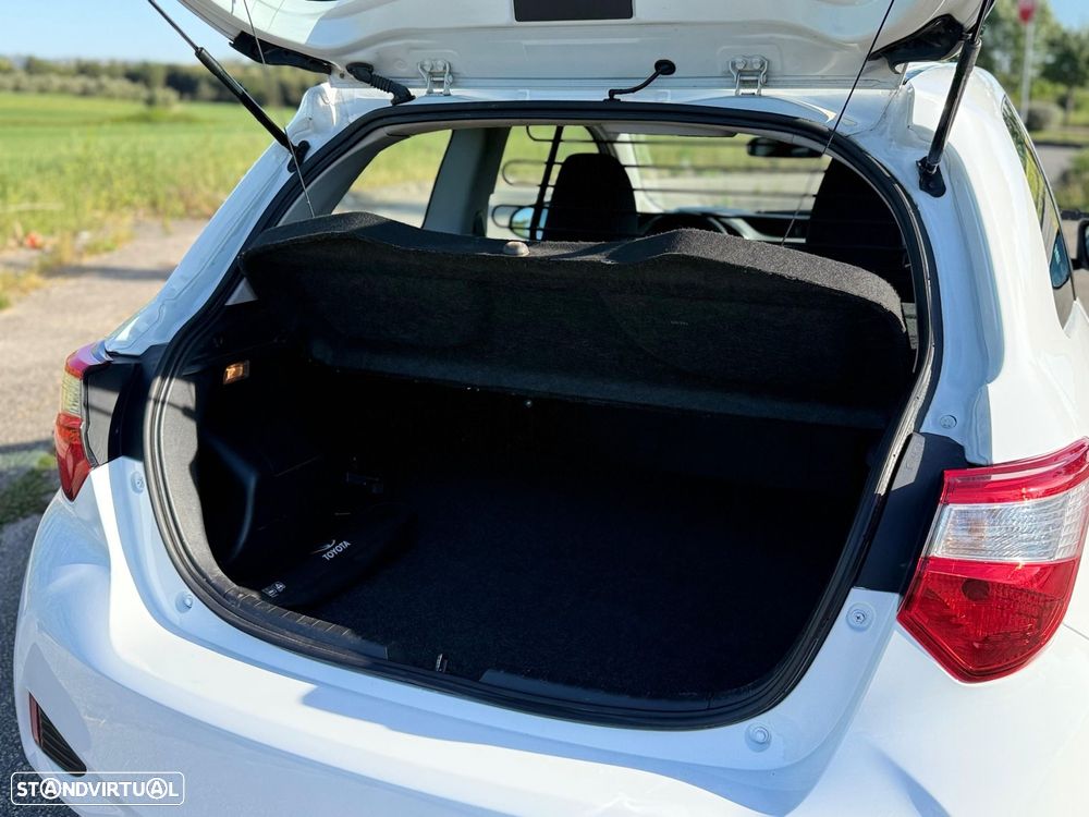 Toyota Yaris Bizz - 13