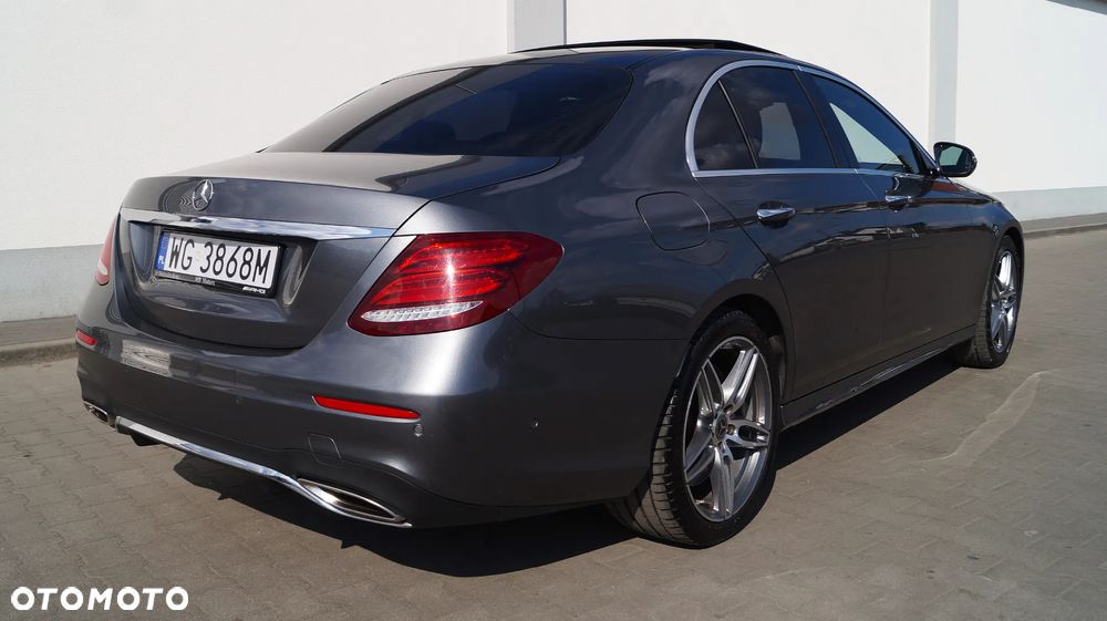 Mercedes-Benz Klasa E 400 4Matic 9G-TRONIC Exclusive - 10