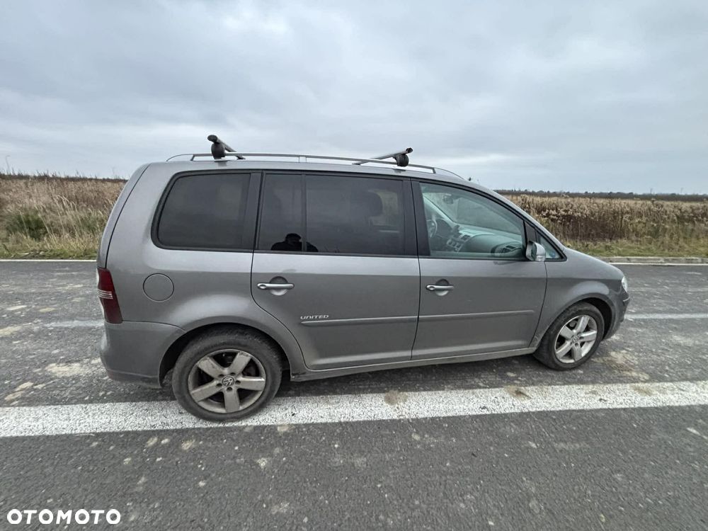 Volkswagen Touran 1.4 TSI Conceptline DSG - 4