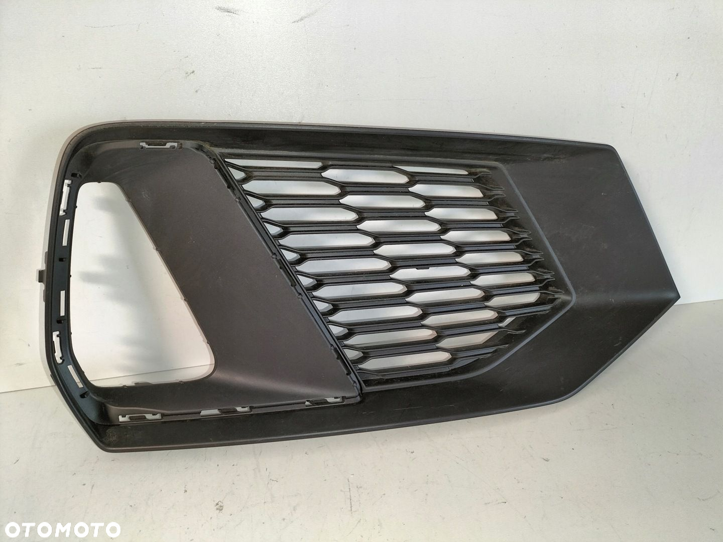 Atrapa kratka zderzaka przód prawa AUDI A7 C8 18- S-LINE - 3