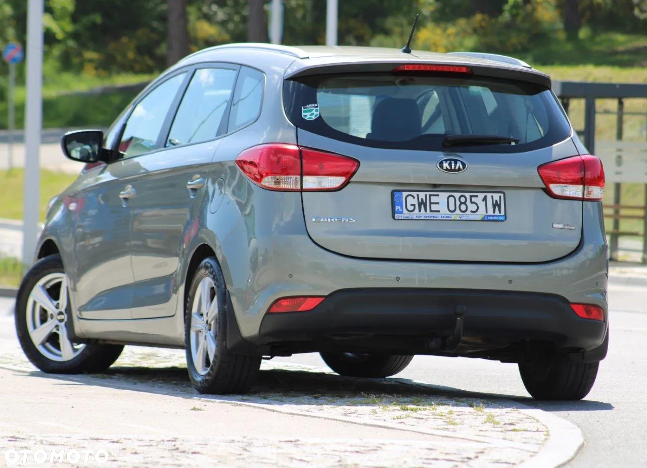 Kia Carens 1.7 CRDi XL 7os - 6