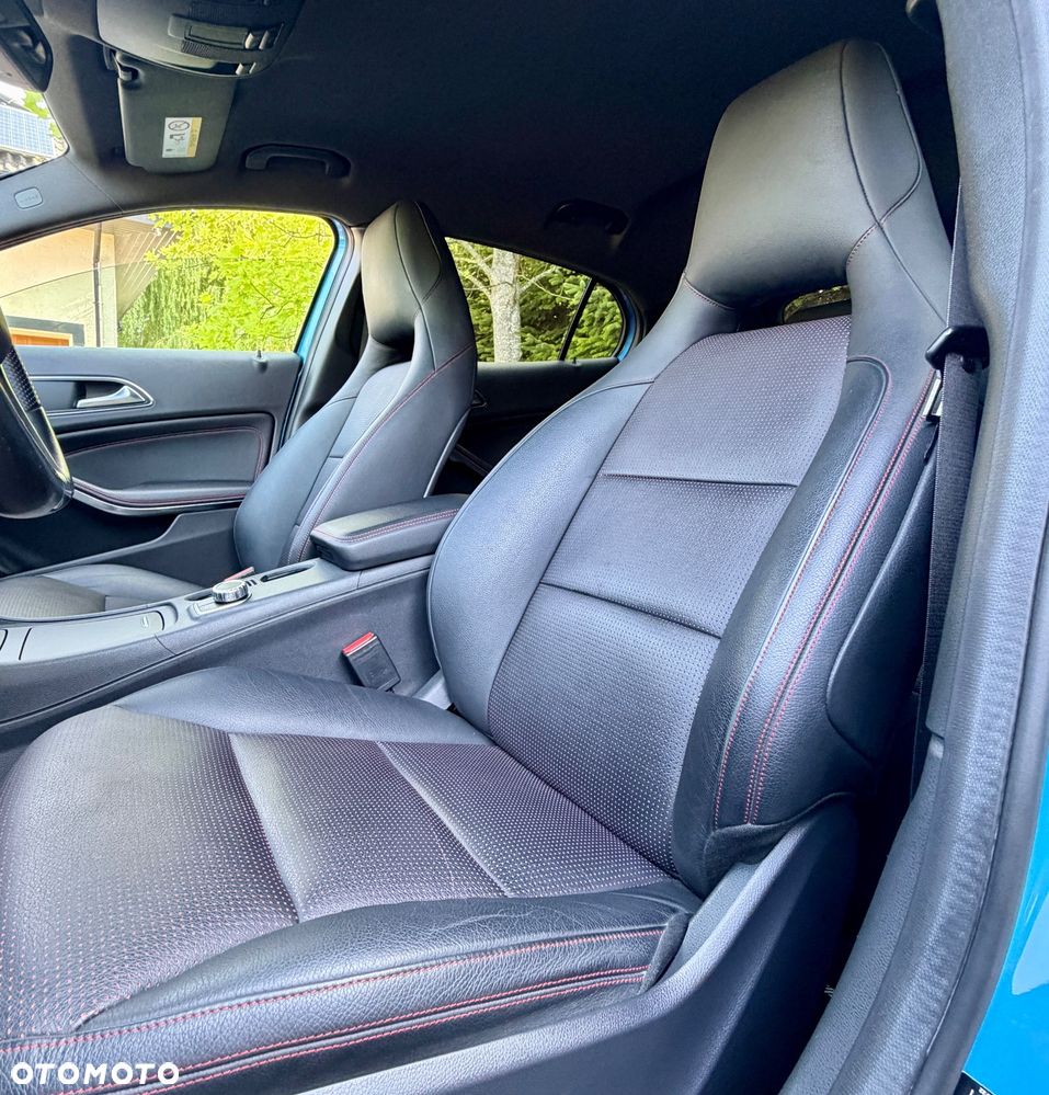 Mercedes-Benz GLA 250 7G-DCT AMG Line - 24