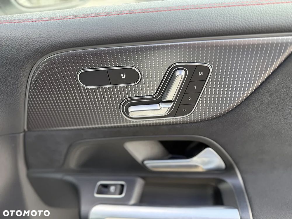 Mercedes-Benz EQB 250 AMG Line - 20