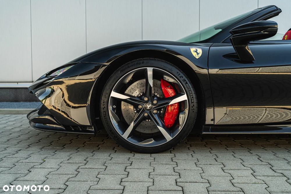 Ferrari SF90 Spider - 15