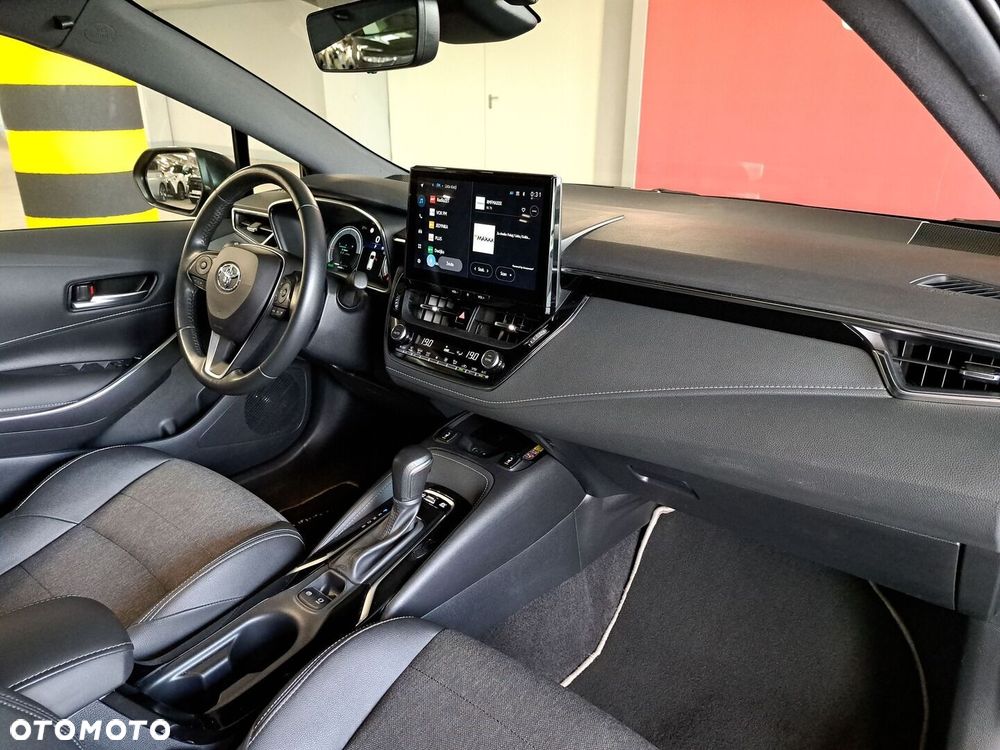 Toyota Corolla 1.8 Hybrid Style - 17