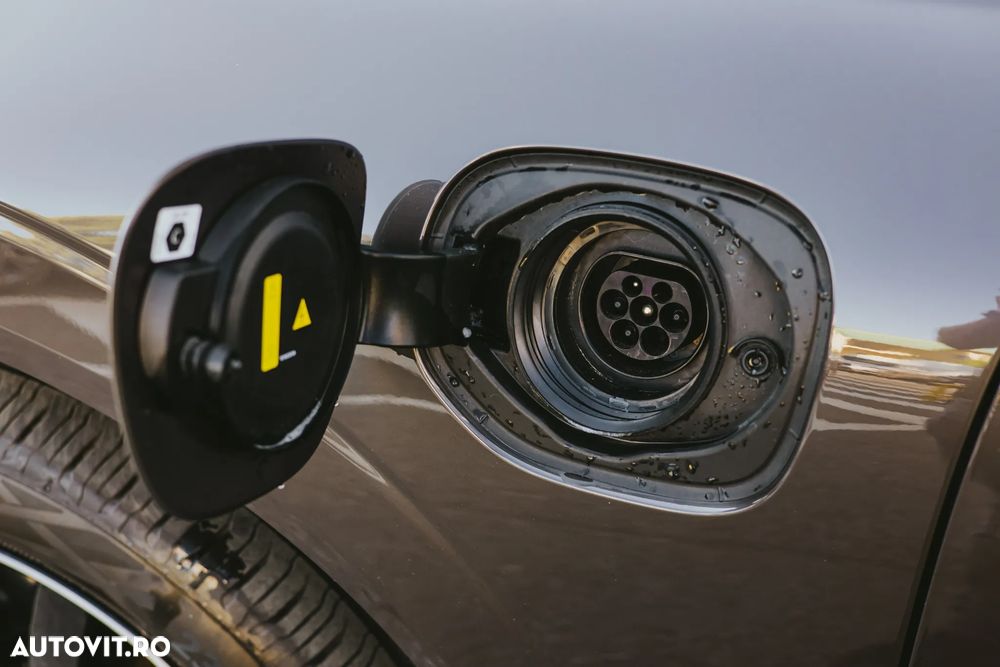 Volvo XC 60 Recharge T8 AWD AT Ultimate Bright - 12