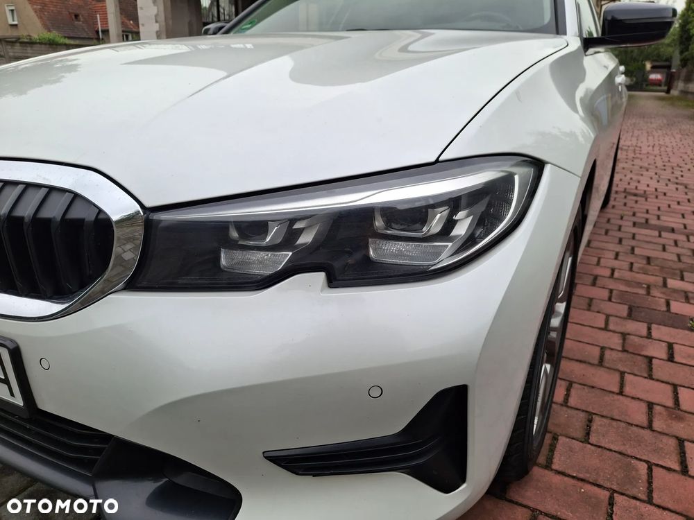 BMW Seria 3 318i Sport Line - 18