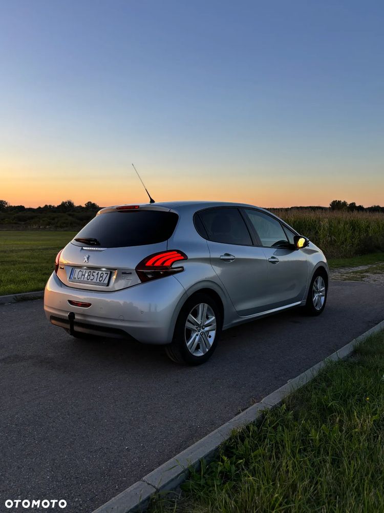 Peugeot 208 1.2 PureTech Style - 5