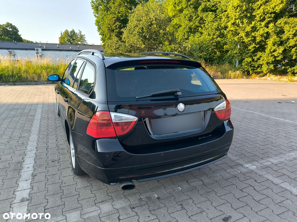 BMW Seria 3 318d DPF Touring - 14