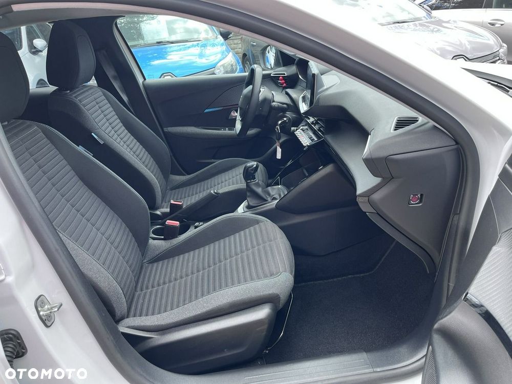 Peugeot 208 - 23