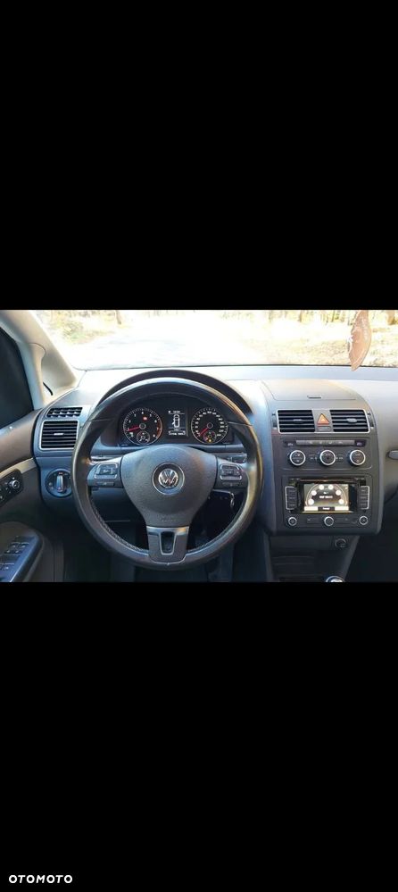 Volkswagen Touran - 4