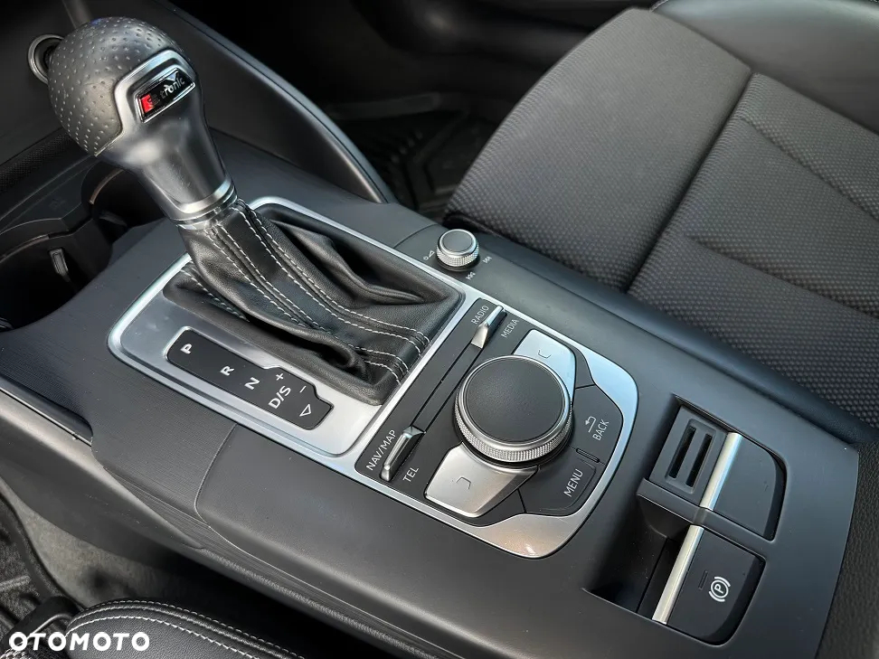 Audi A3 2.0 TDI Sportback (clean diesel) quattro S tronic S line Sportpaket - 27