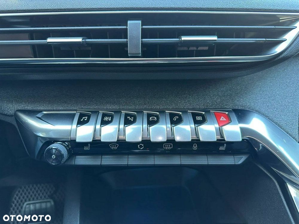 Peugeot 3008 1.2 PureTech Allure S&S EAT8 - 28