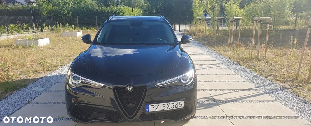 Alfa Romeo Stelvio - 12
