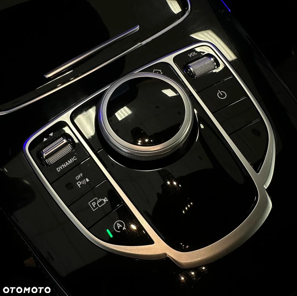 Mercedes-Benz Klasa E 220 d 4-Matic 9G-TRONIC - 20
