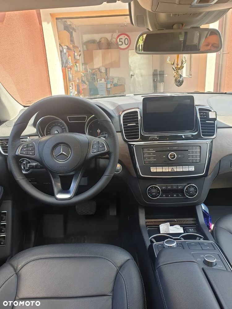 Mercedes-Benz GLS - 15