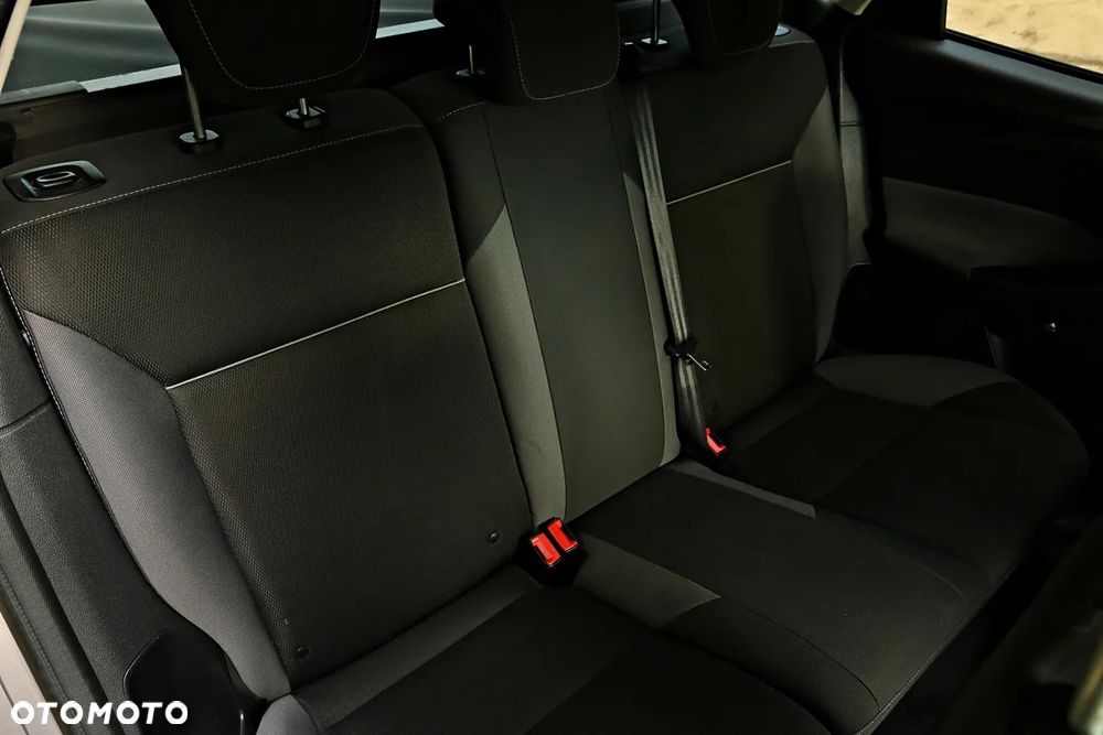 Ford Focus 1.6 TDCi DPF Titanium - 9