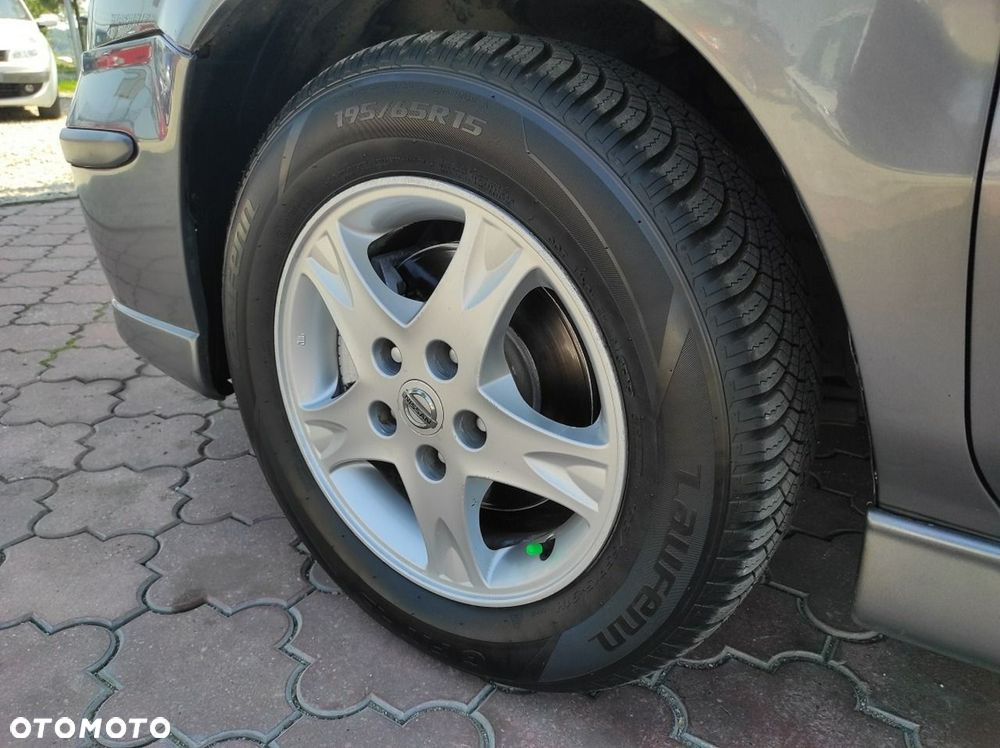 Nissan Almera Tino - 17