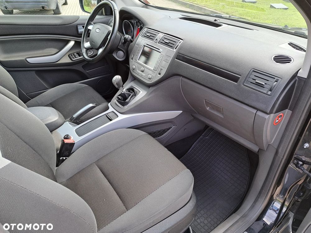 Ford Kuga - 16