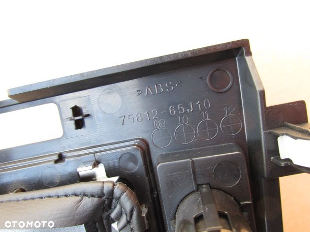 Suzuki Grand Vitara II Mieszek  ramka lewarku zmiany biegów 75812-65J10 - 5