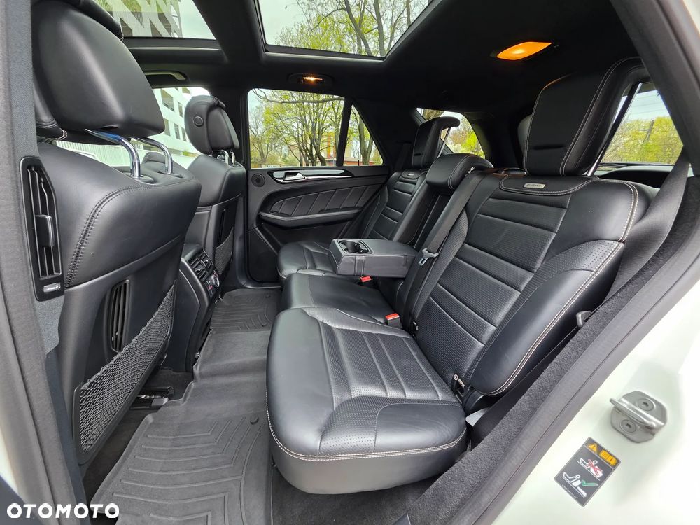 Mercedes-Benz ML 63 AMG 4-Matic - 21