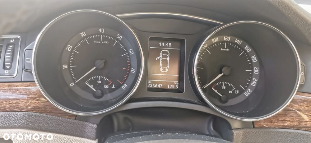 Skoda Superb 2.0 TSI L&K DSG - 9