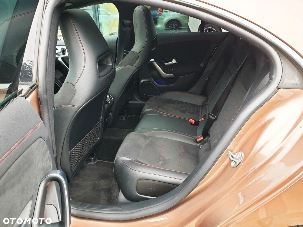 Mercedes-Benz CLA 250 AMG Line 7G-DCT - 12