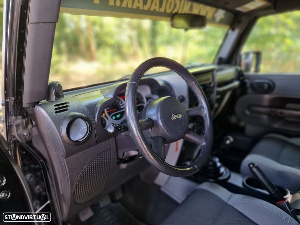 Jeep Wrangler - 11