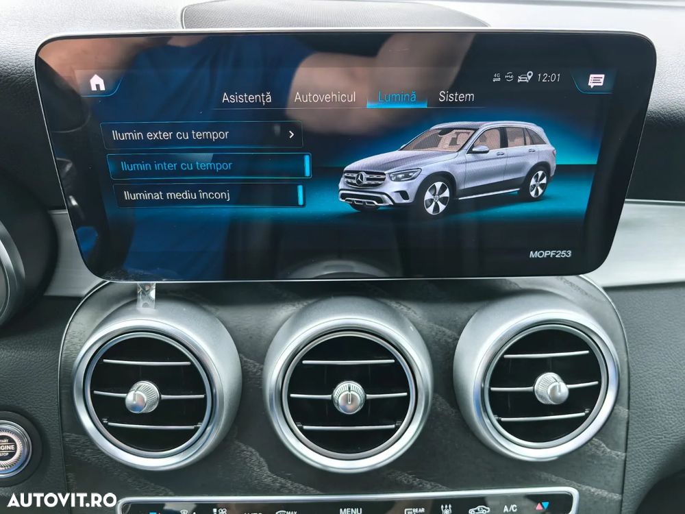 Mercedes-Benz GLC 300 de 4Matic 9G-TRONIC AMG Line - 26