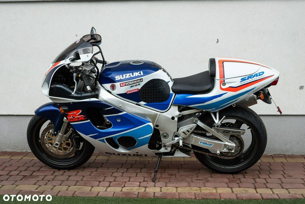 Suzuki GSX-R - 6