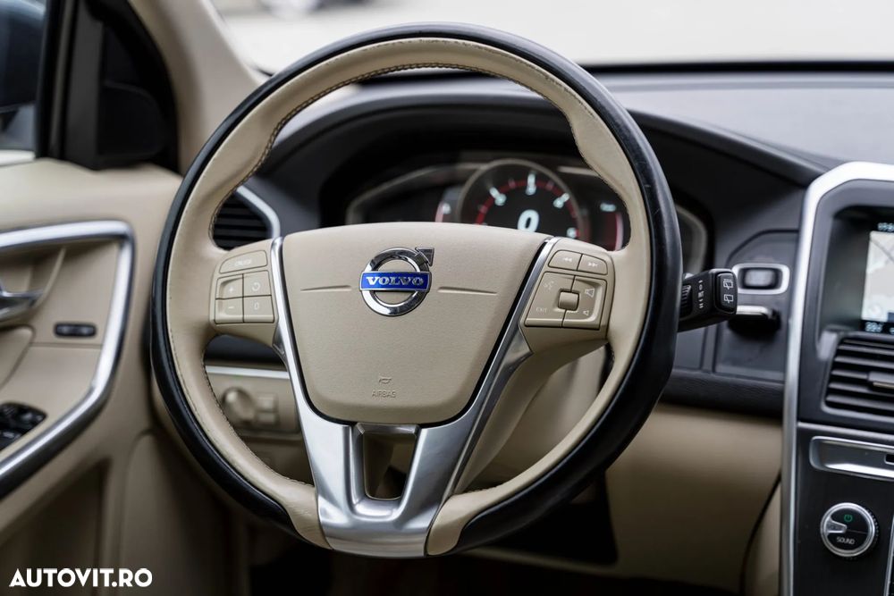 Volvo XC 60 D4 AWD Geartronic Summum - 17