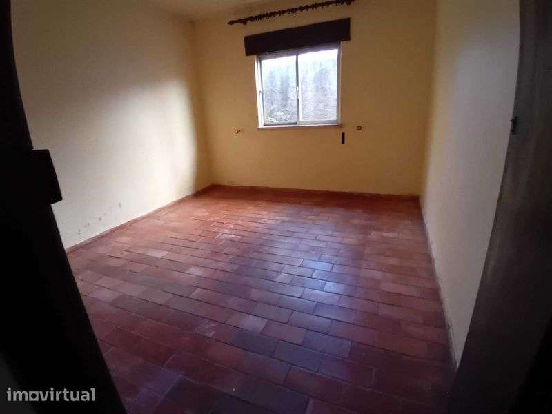 Moradias e terreno para venda - 843 m2 - Cruz da Légua - Porto de Mós - Grande imagem: 4/9