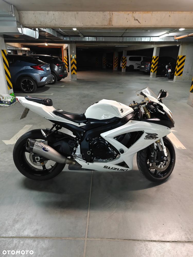 Suzuki GSX-R - 10