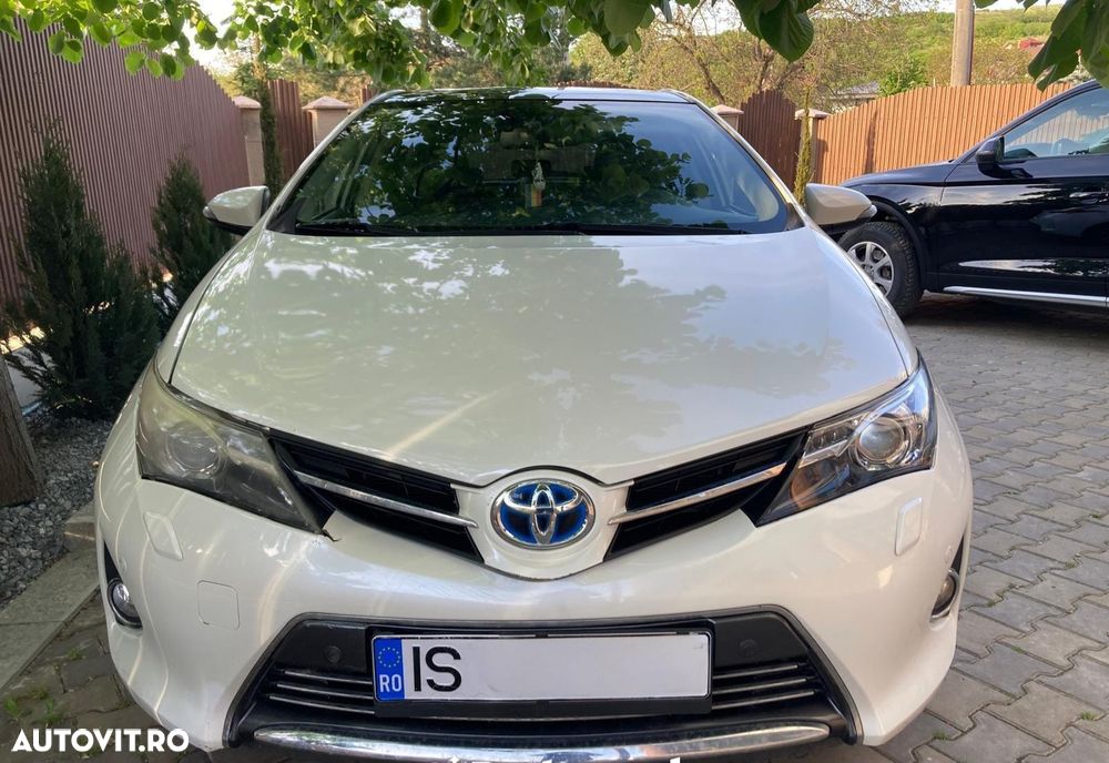 Toyota Auris 1.8 L VVT-i Luna - 2