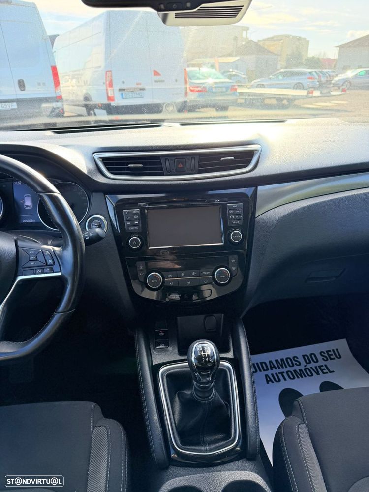 Nissan Qashqai 1.5 dCi N-Connecta - 26
