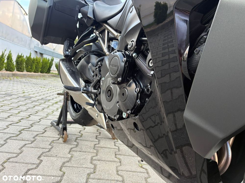 Suzuki GSX - 31