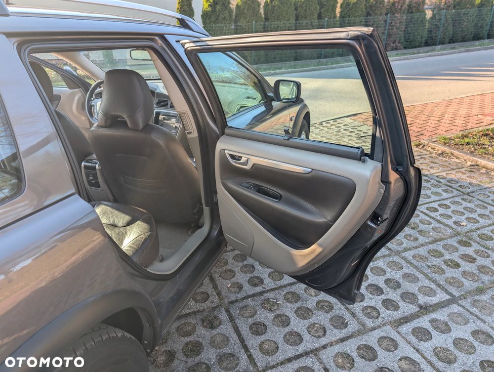 Volvo XC 70 2.4D5 AWD Summum - 14