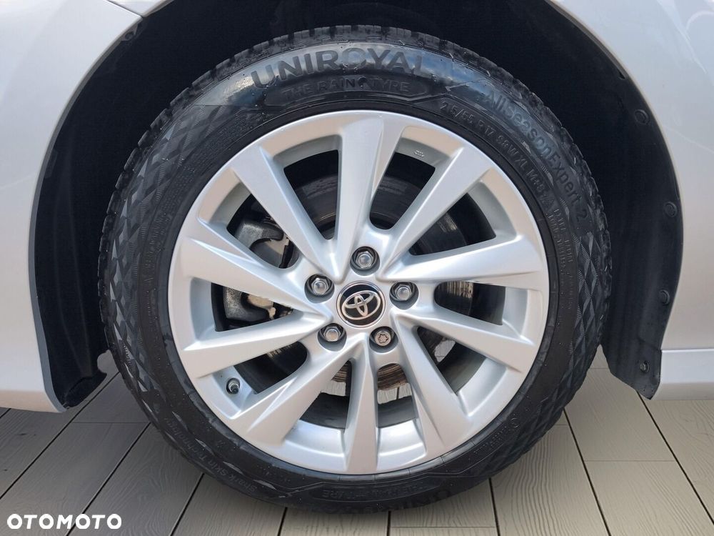Toyota Camry 2.5 Hybrid Comfort CVT - 21