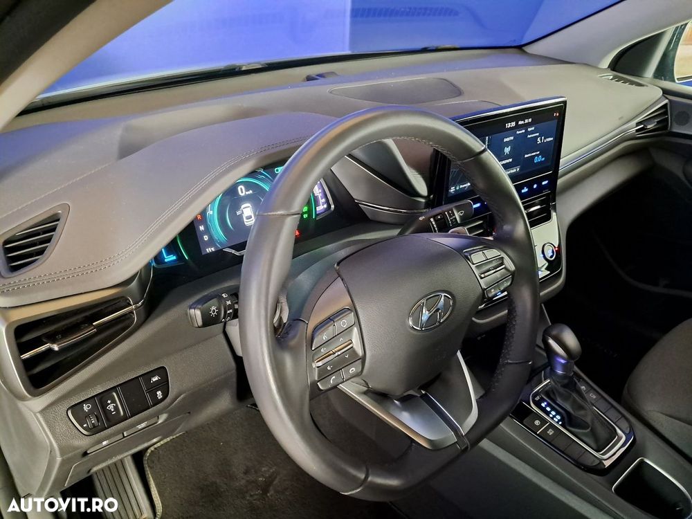 Hyundai IONIQ - 10