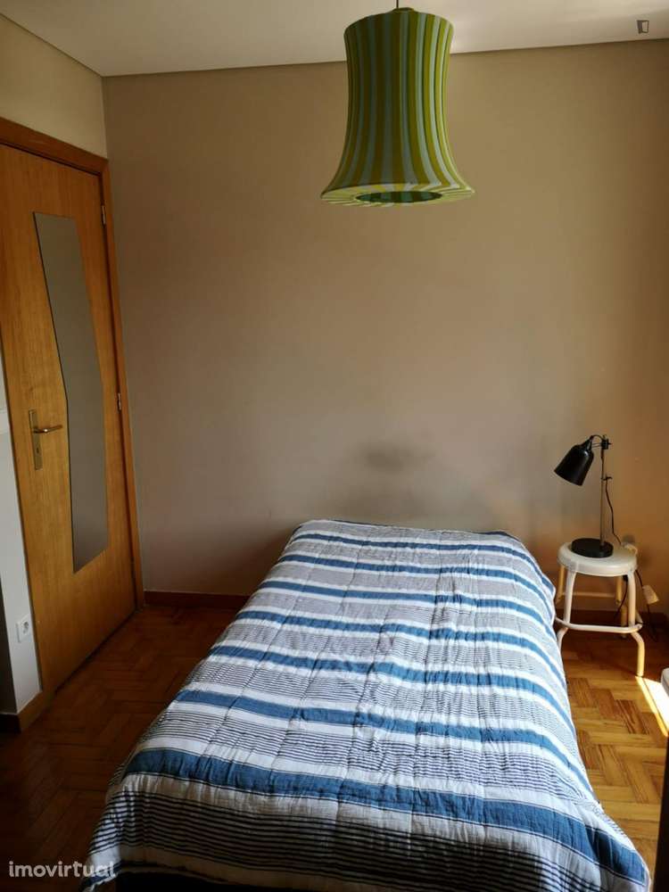Quarto - localizado em Sé de Braga e São Lázaro Braga - Grande imagem: 3/10