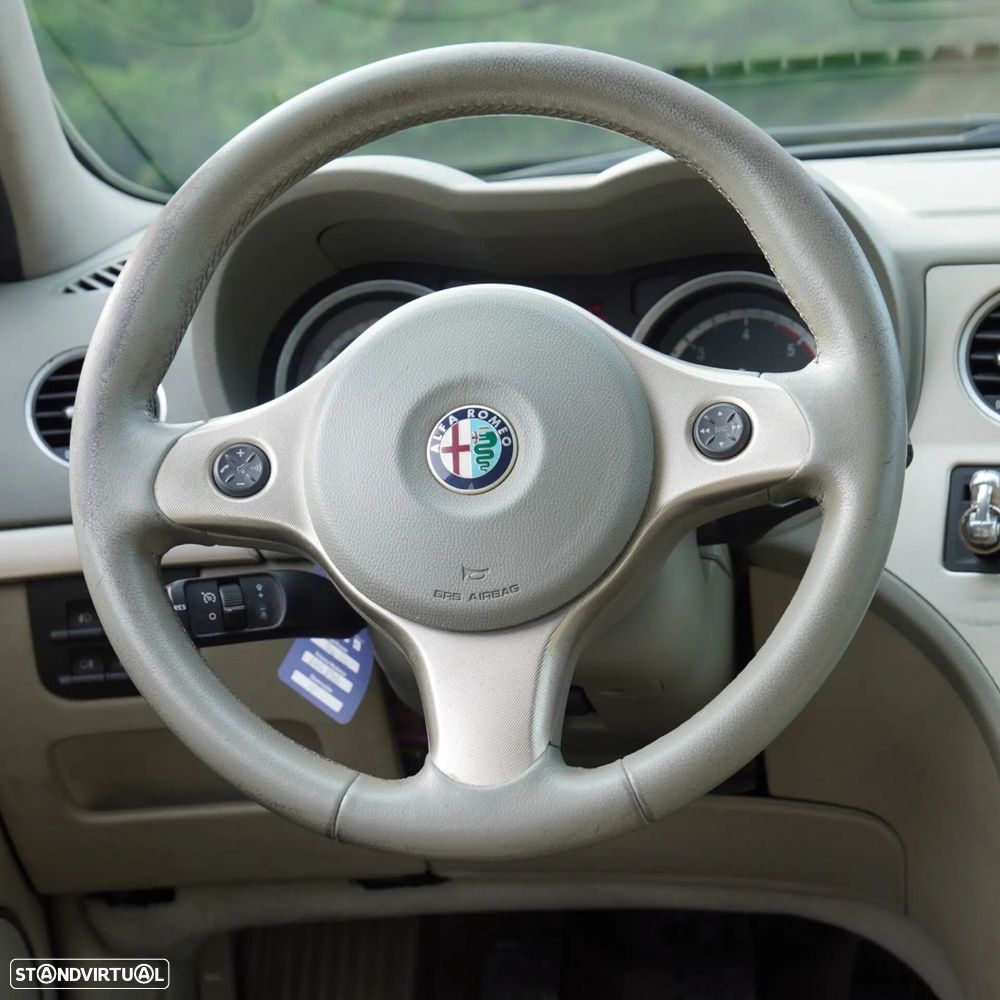 Alfa Romeo 159 Sportwagon 1.9 JTDm 16V Sportiva - 9