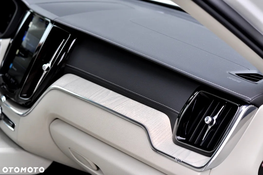 Volvo XC 60 B4 B Geartronic Inscription - 24