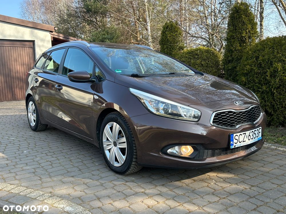 Kia Ceed 1.6 GDI ISG Dream-Team Edition - 2