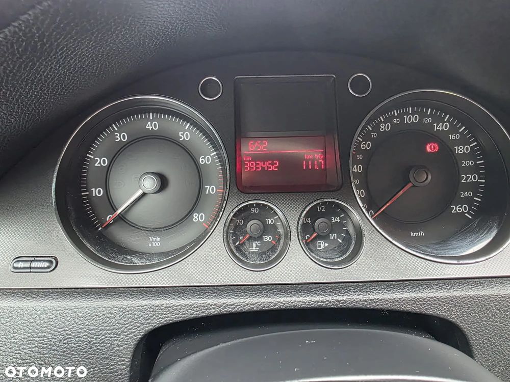 Volkswagen Passat 2.0 FSI Comfortline - 12