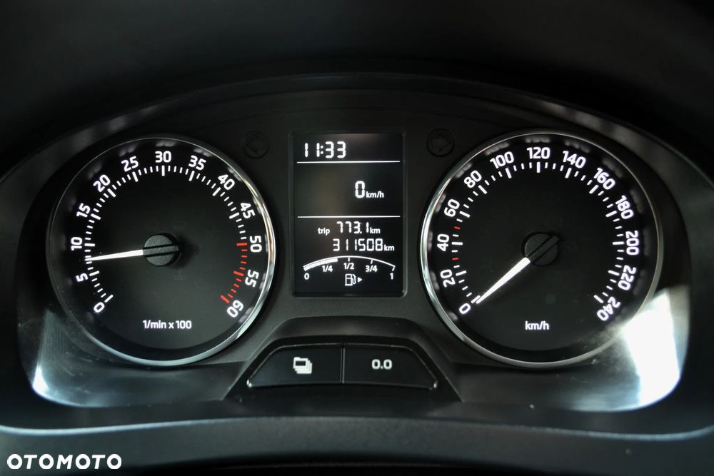 Skoda RAPID 1.6 TDI DPF Ambition - 40